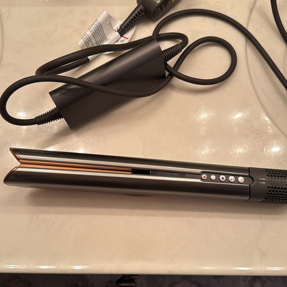 Dyson Airstraight - Picture 2 of 5